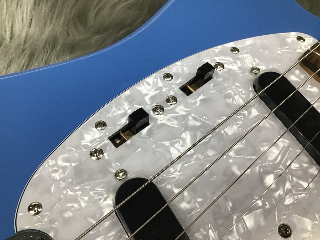 mustang fender mexico 変色したシルバーエレキギター mustang fender