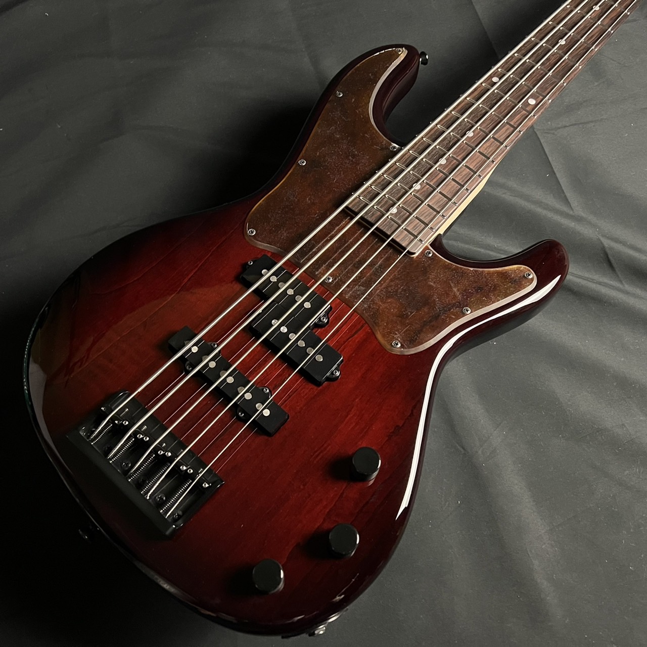 エレキベース入荷情報】FREEDOM CUSTOM GUITAR RESEARCH C.S. Blowzer