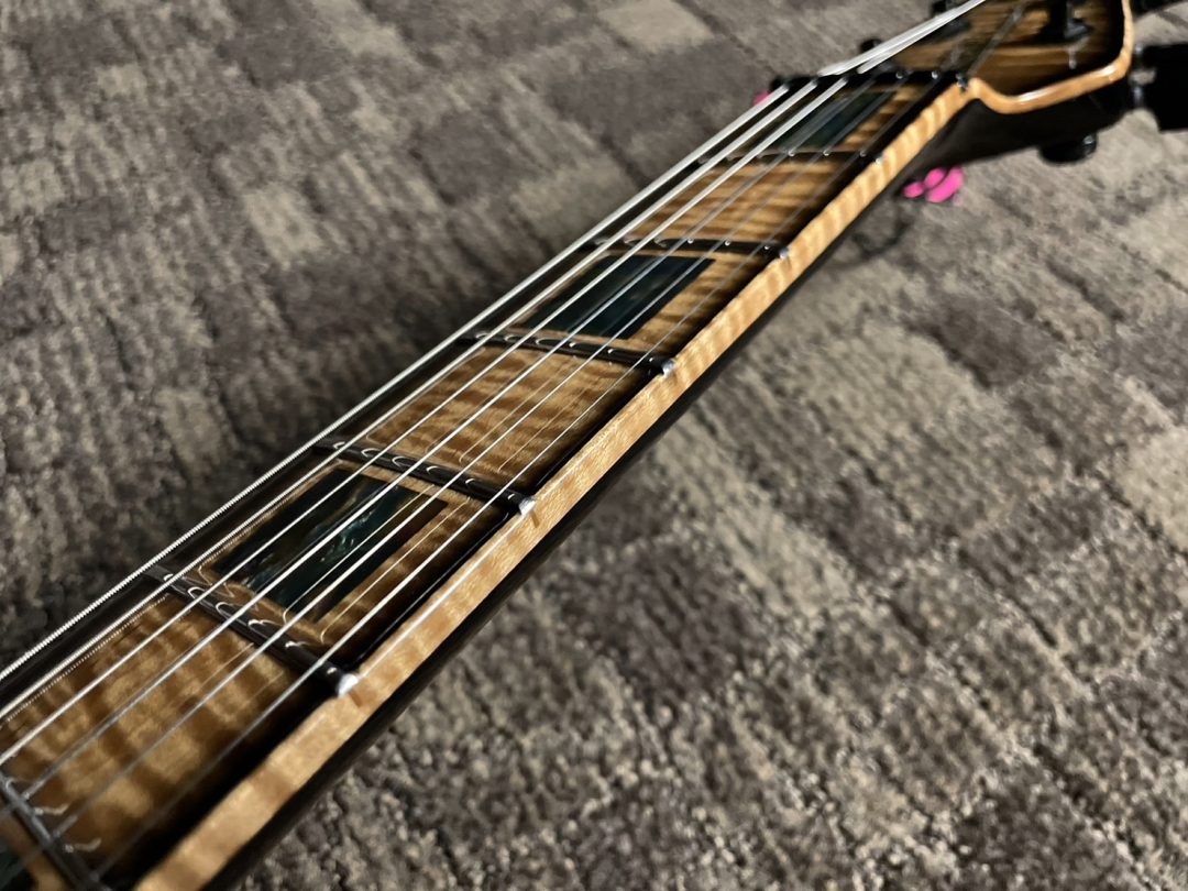 日本国内3本限定入荷の極上モデル『MUSIC MAN BFR SABRE HT Duello』の