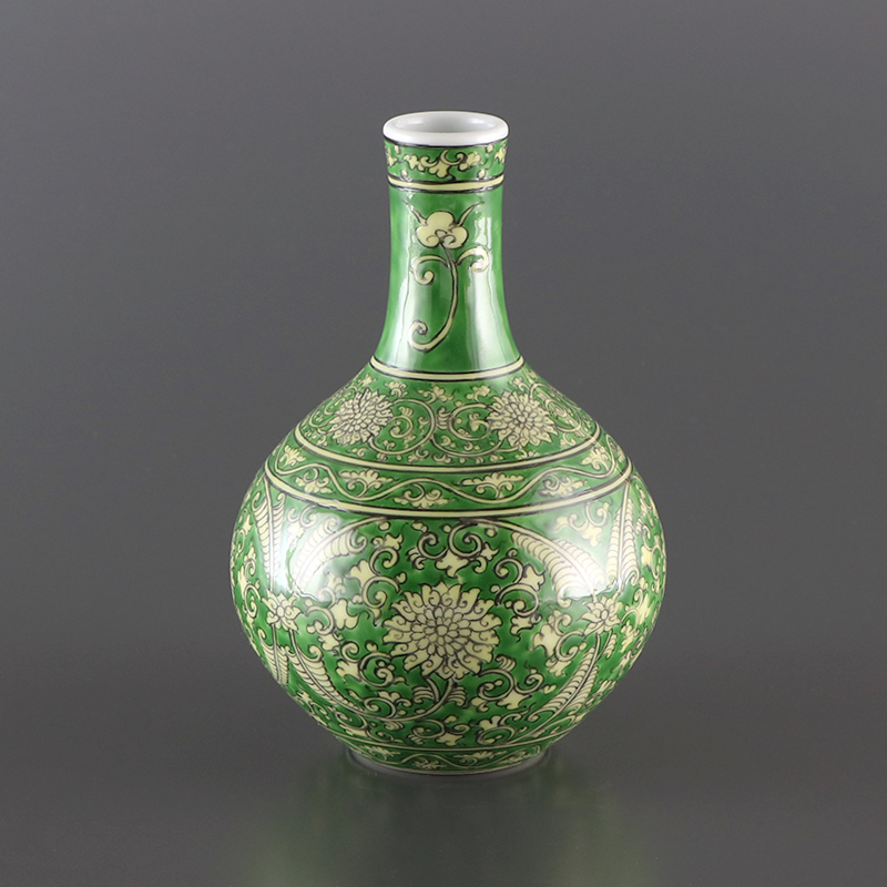 黄緑彩兜唐草（小） 花瓶 ｜ 有田焼の源右衛門窯公式オンラインショップ