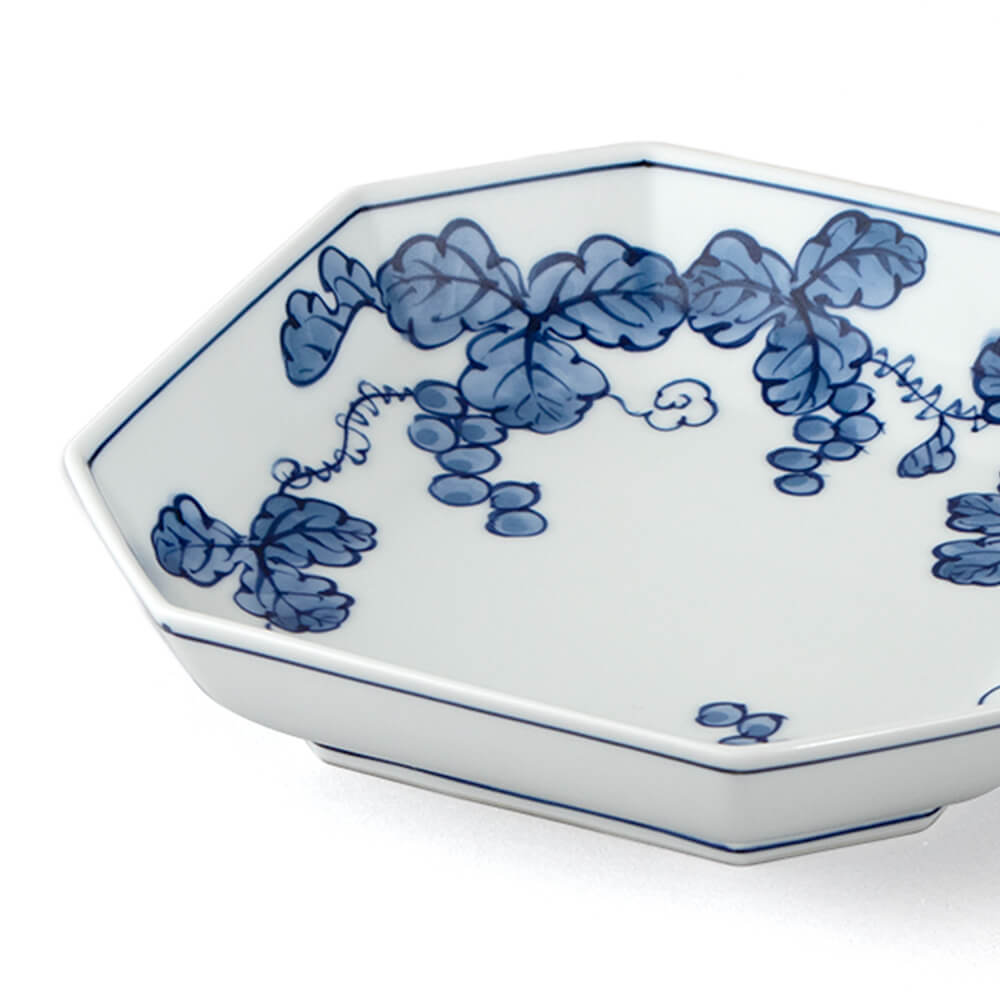 染付葡萄絵 方皿 ｜ 有田焼の源右衛門窯公式オンラインショップ