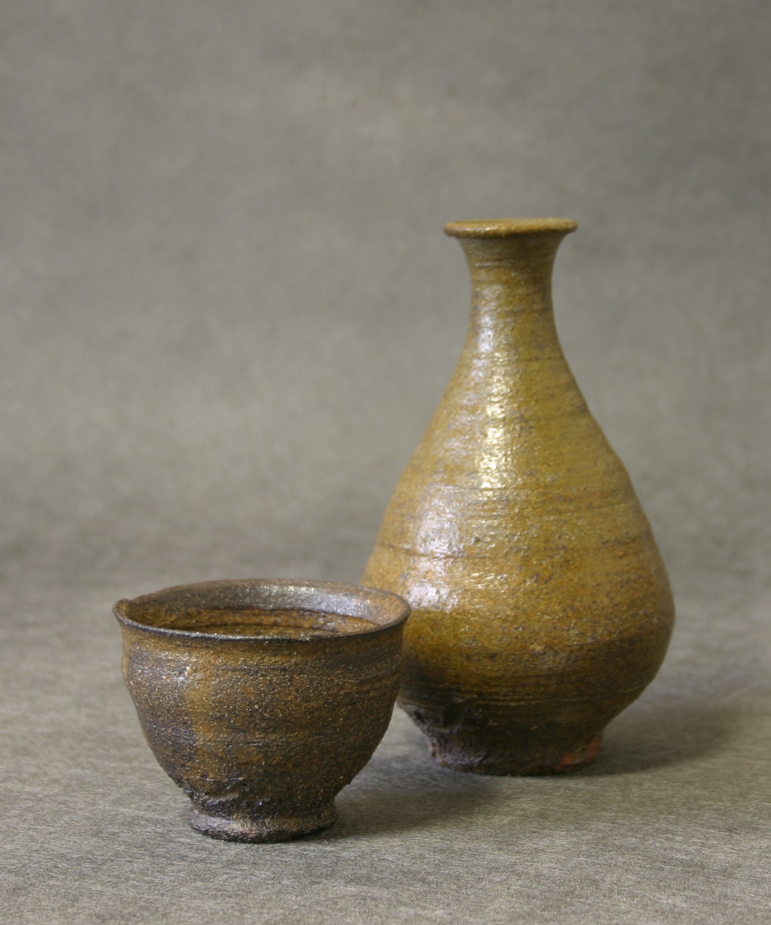 陶器・伊羅保・ぐい呑み｜吉井史郎