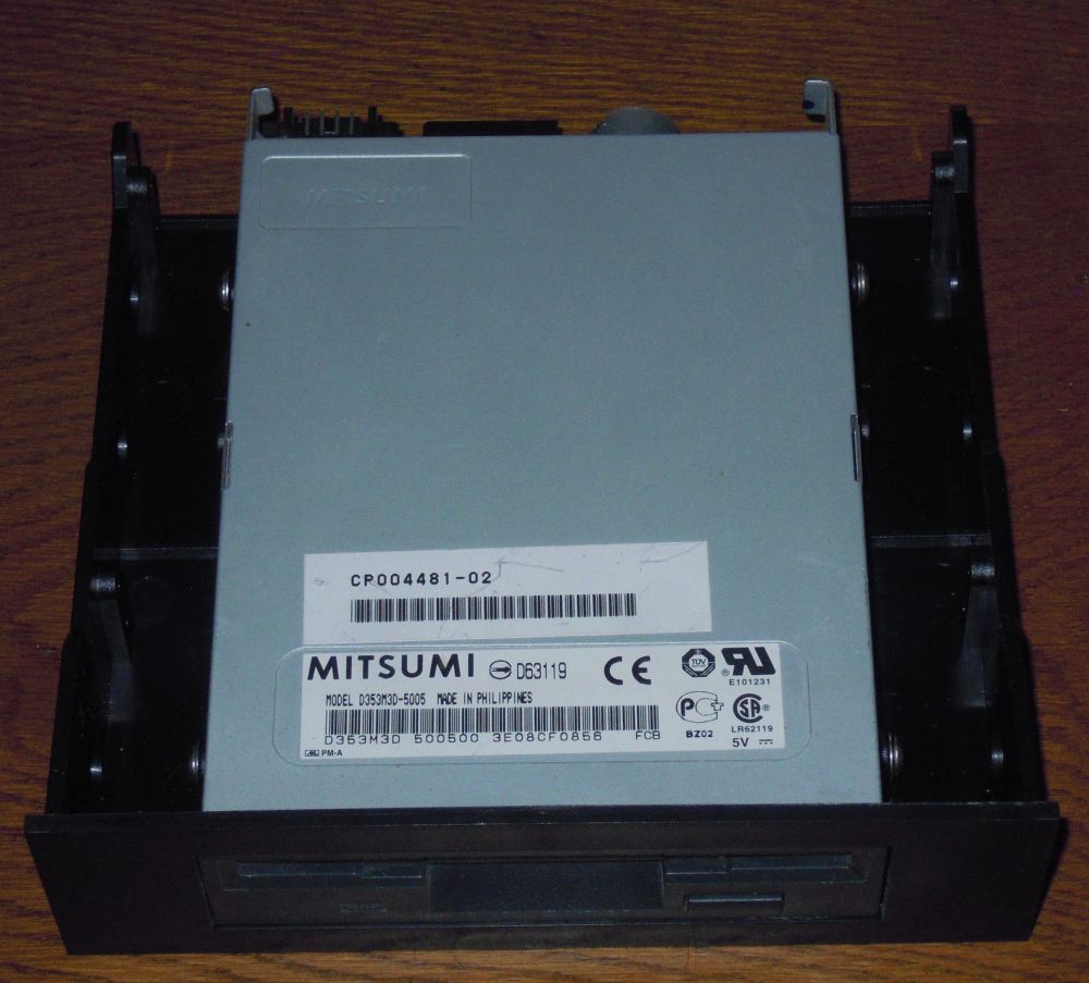 Mitsumi のフロッピーディスクドライブを装着1（途中） - Sibainu
