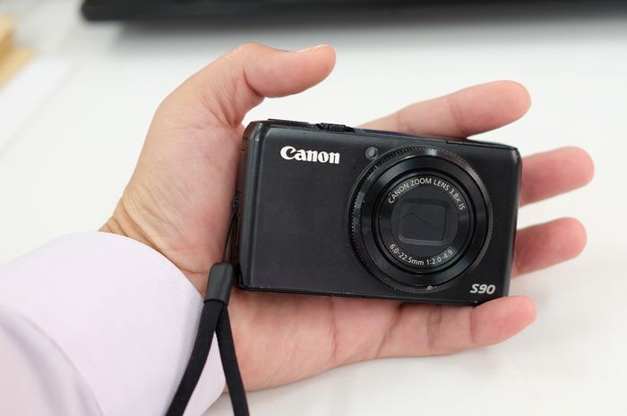 10年前のCCDセンサーカメラで初雪を渋く撮りました。 - 専門学校仙台