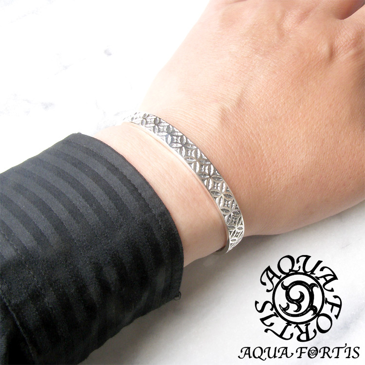 アクアフォーティス トレーサリー シルバー バングル シルバー925