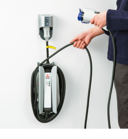 充電ケーブルホルダー ek X EV 純正定価5%OFF 三菱 純正 アクセサリー