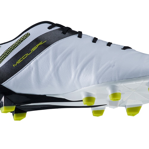 アンブロ スパイク”メデューサ 2”｜umbro（アンブロ）×SOCCER SHOP