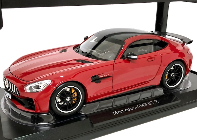 NOREV 1/18スケール「メルセデスAMG GT R 2017」（レッド