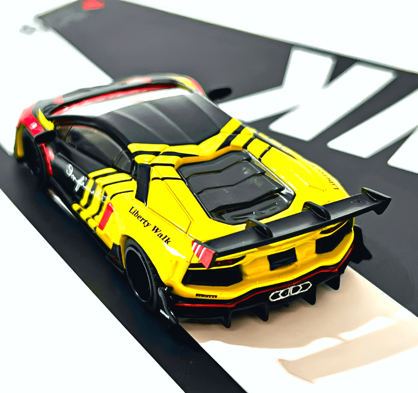 1/64スケール MINI GT「LB-WORKS ランボルギーニ・アヴェンタドール