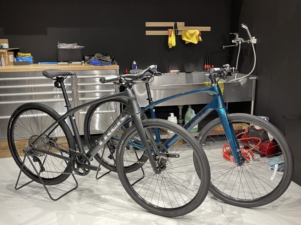 20万円台のフルカーボンクロスバイク”TREK FX SPORT 4”入荷しました