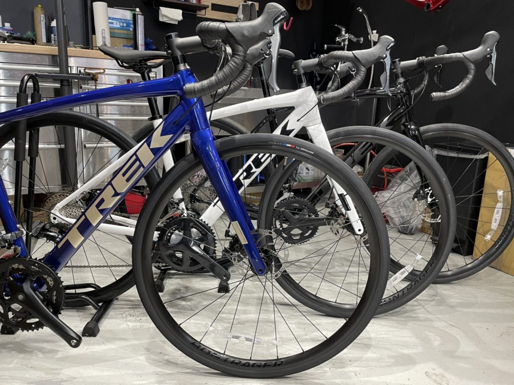 10万円台から乗り出せる！TREK「Domane AL DISC」シリーズを徹底比較