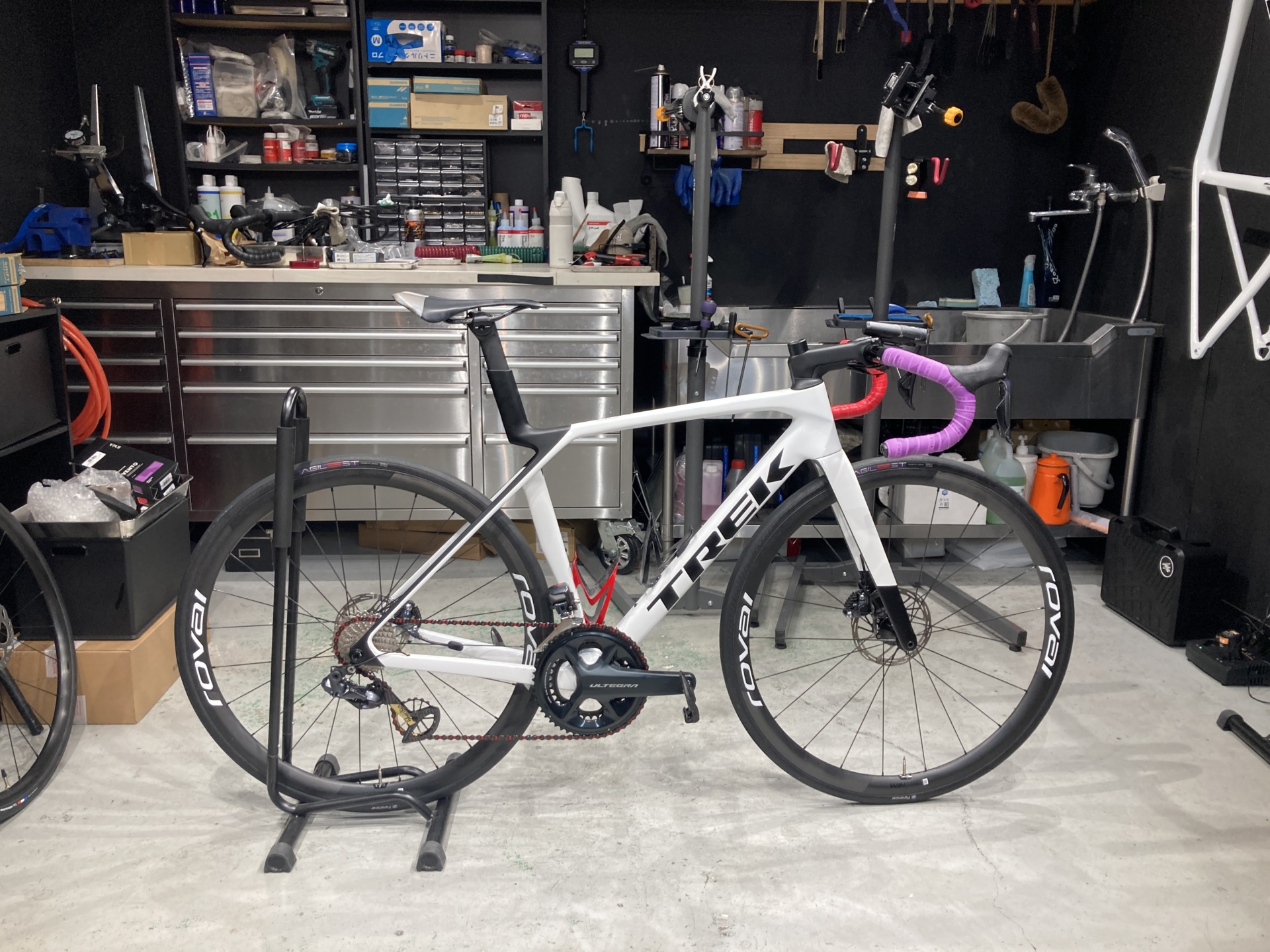 TREK Madone SL 5 GEN 8 ×納車 + パーフェクト組み立て + ガラスの鎧 +