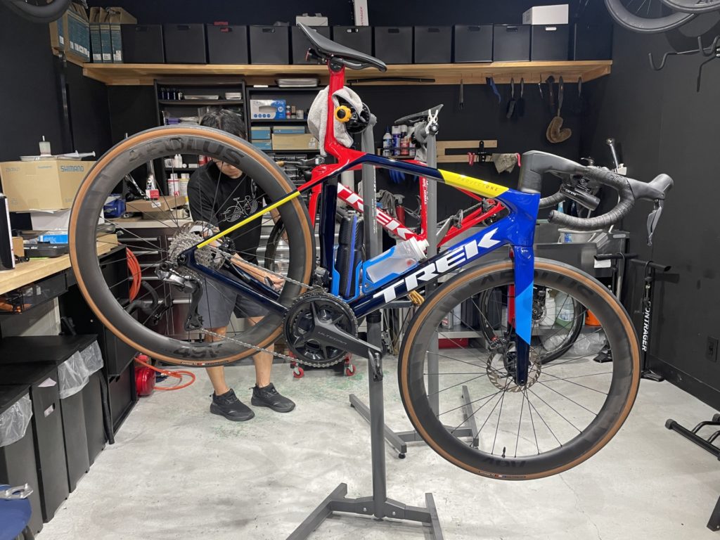 TREK Madone SLR 7 Gen8 × Bontrager Aeolus Pro 49V | スターバイクス