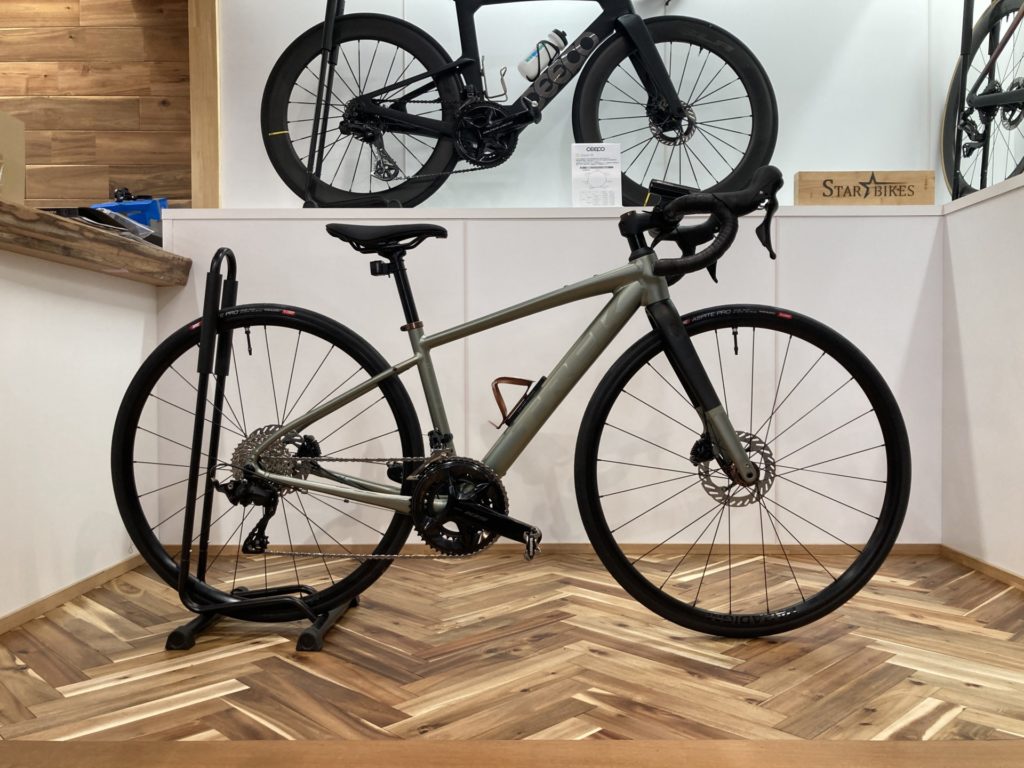 カスタム】TREK Domane AL 5 × 納車 + パーフェクト組み立て + ガラス