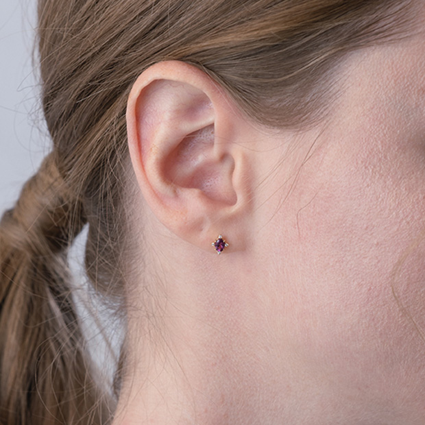 PURPLE GARNET PIERCED EARRINGS(2ZP1661)K18 ピアス｜スター