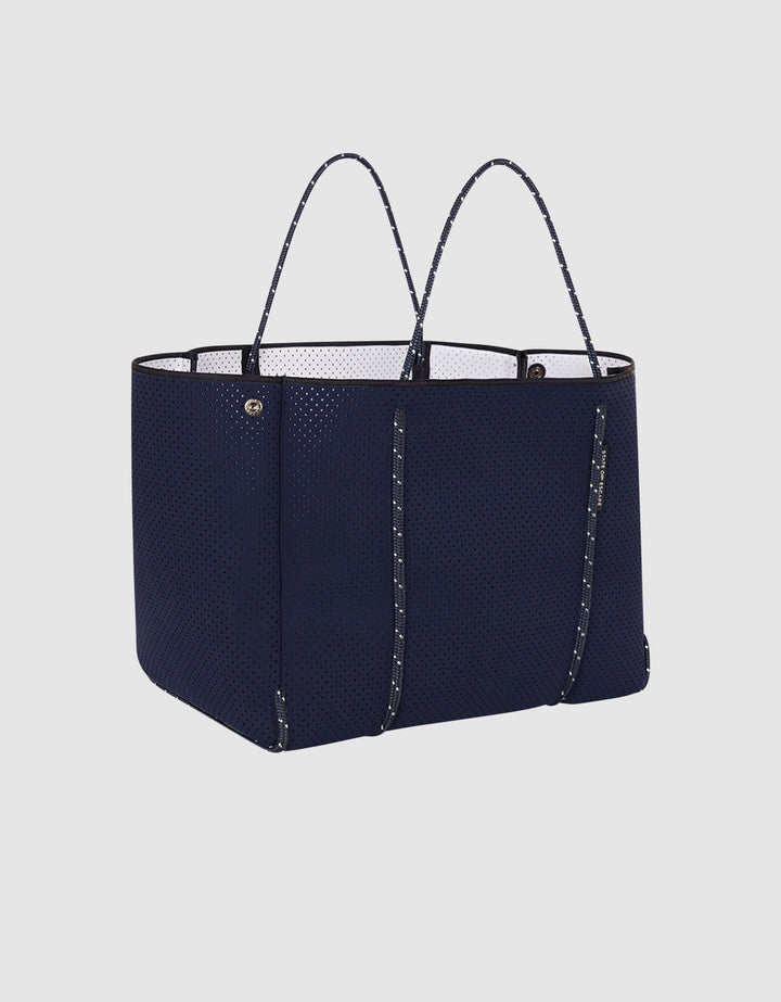 Escape tote in cosmos/white – State of Escape