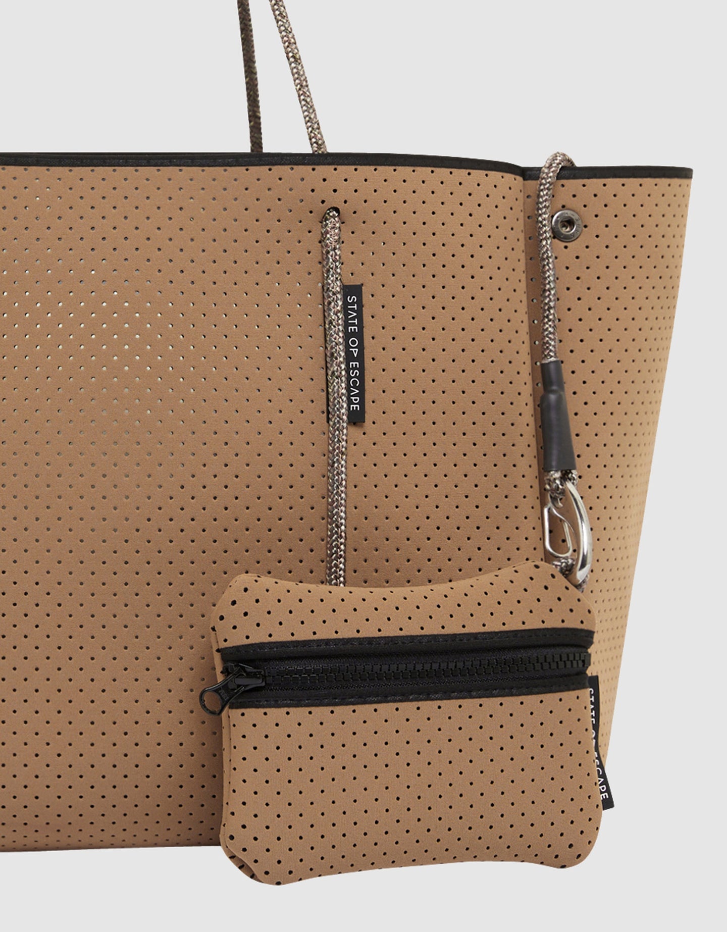 Escape™ tote in caramel / steel (dual tone) – State of Escape