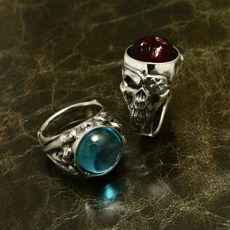 海賊をモチーフにした、眼帯をしたスカル、クロスボーンリング