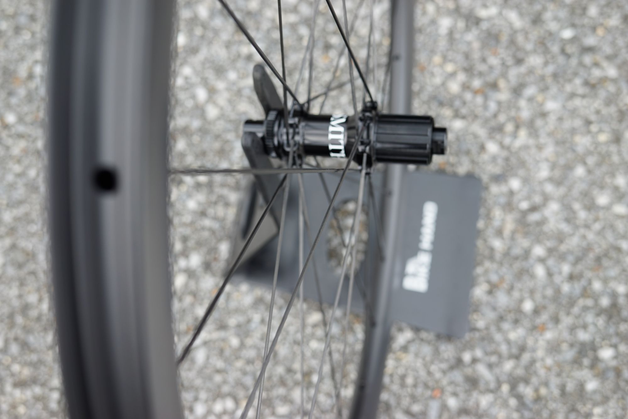 実測1,200g、リーズナブルで超軽量な万能ホイール「SMITH Ceralight