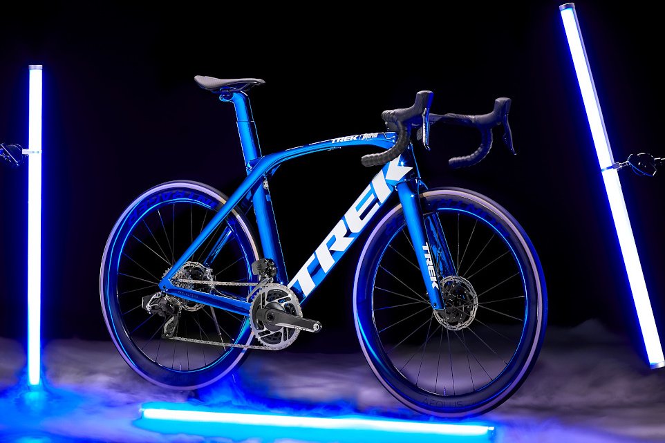 TREK PROJECT ONE ICONにNEWカラー！ Chromaシリーズに新色となる2色を