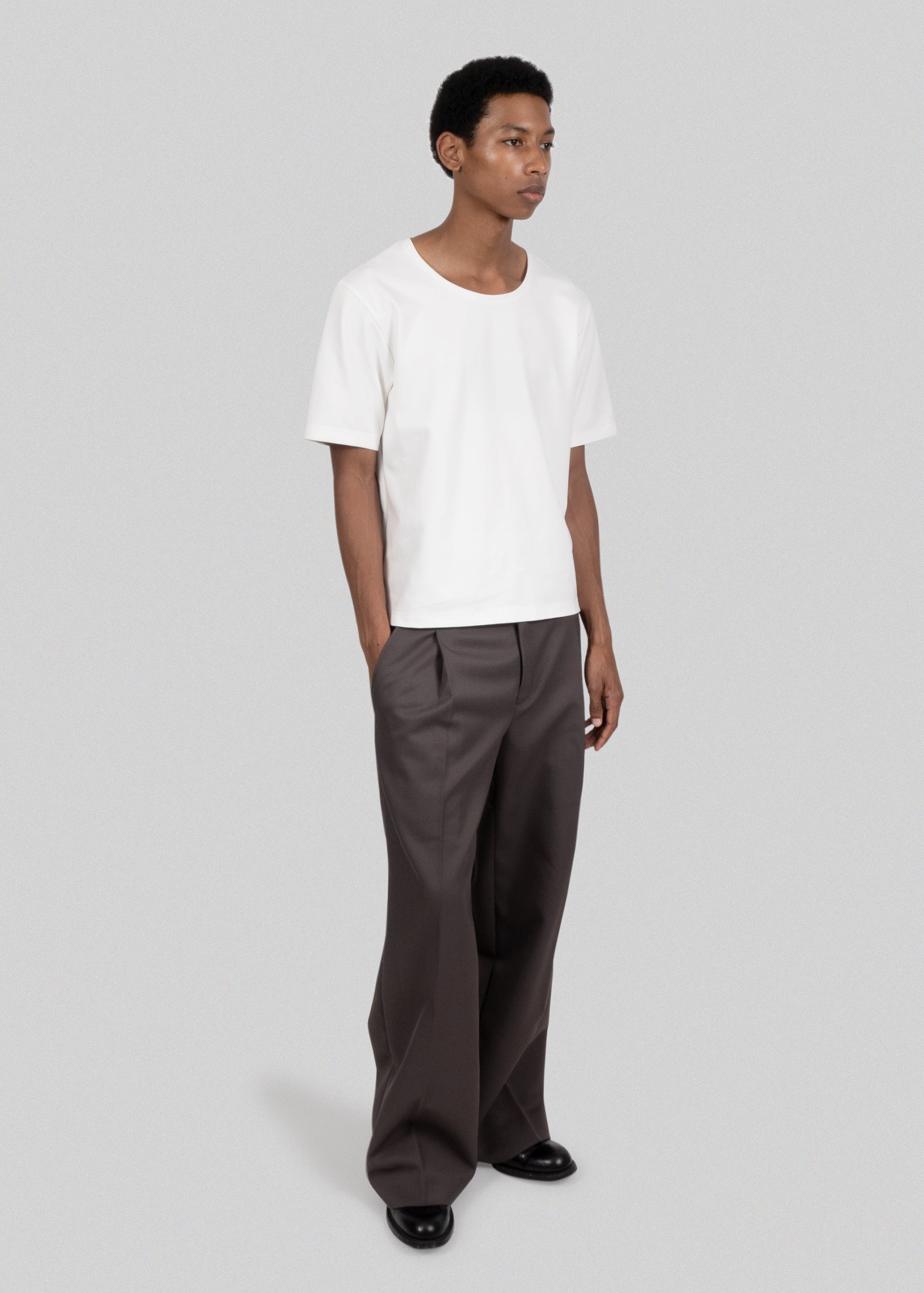 STRONG PACK TEE SHORT (WHITE)