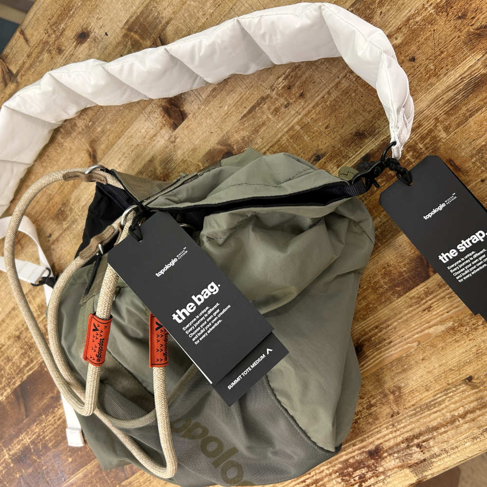topologie summit tote medium moss black and puffer strap