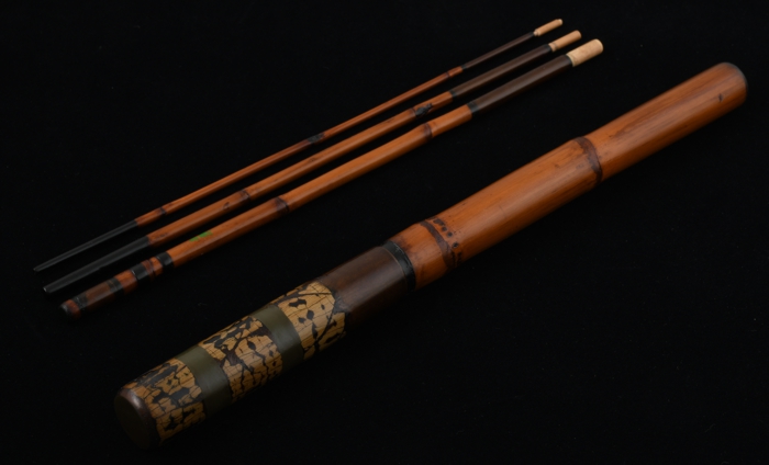 俊秀作 タナゴ竿 5寸5分元 4本継 1尺9寸 (58cm) ケース付の通信販売