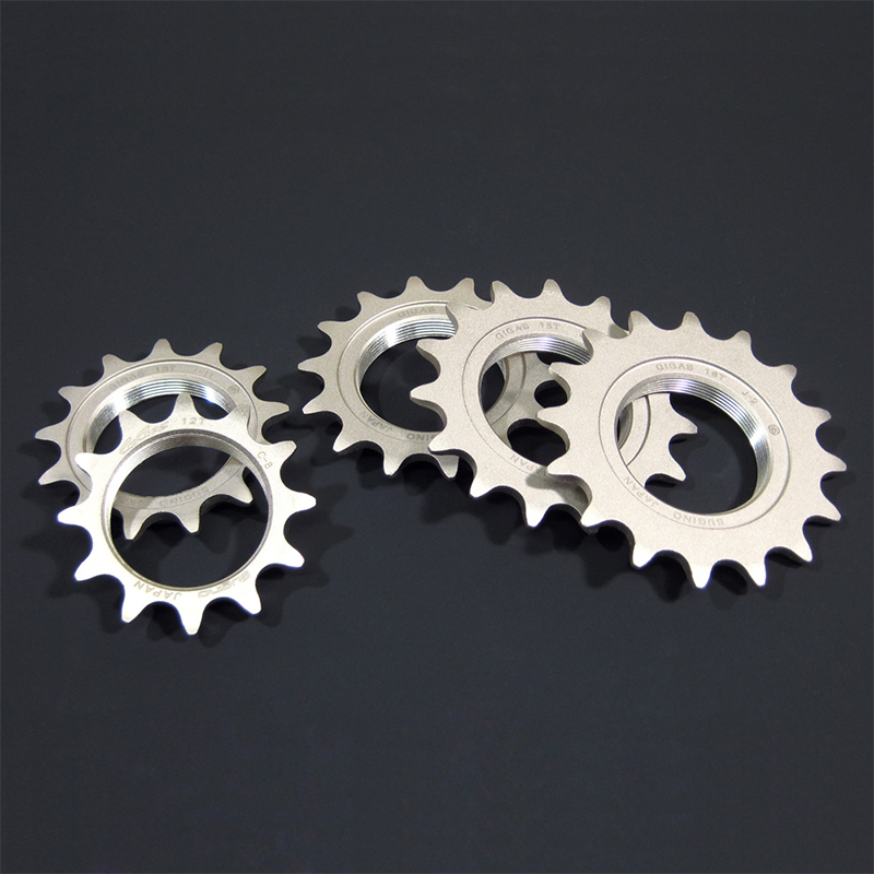 スギノ 小ギア 15T GIGAS NJSマーク有 #001 スギノ 小ギア 15T GIGAS