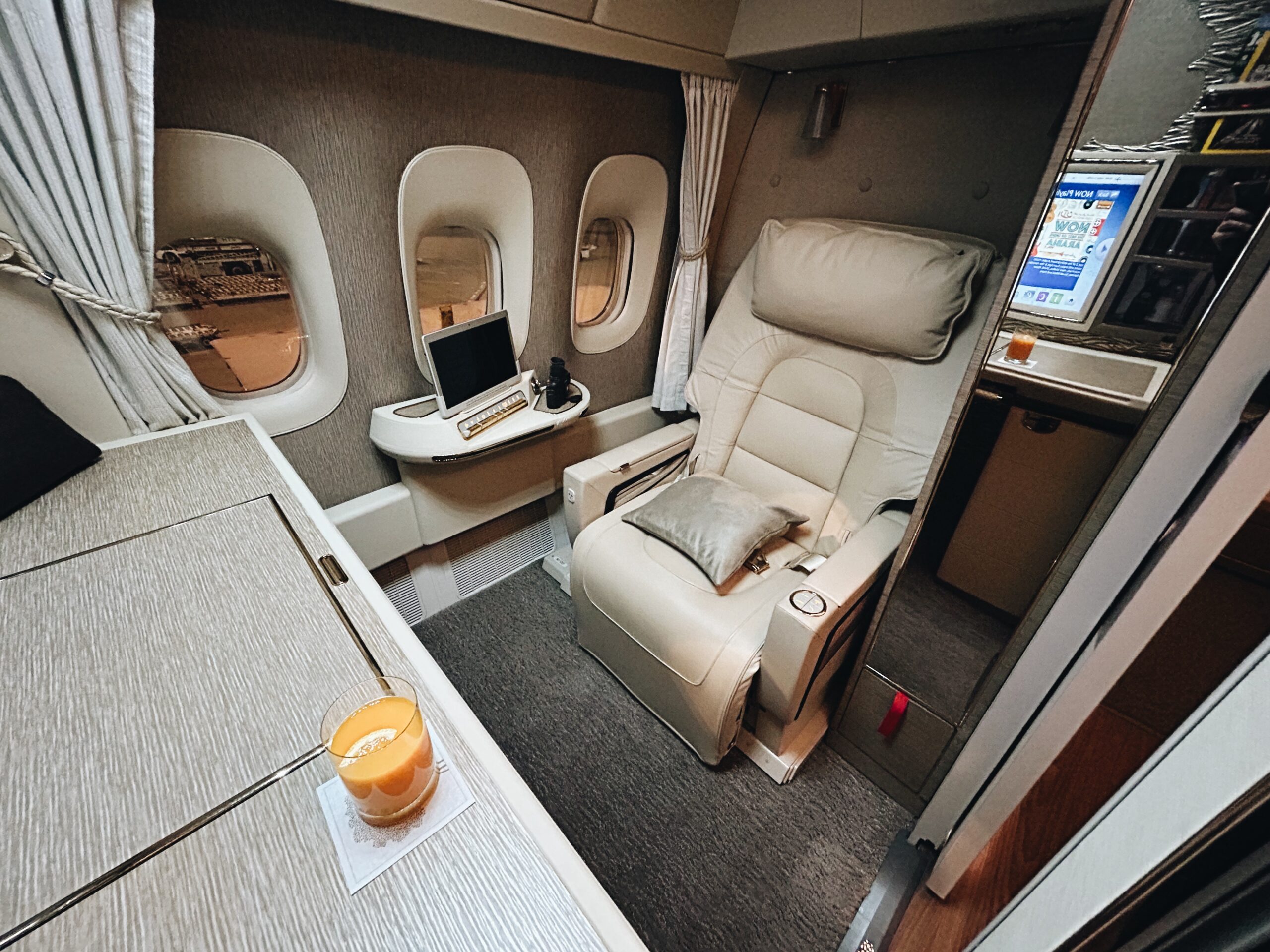 世界最高峰】エミレーツ航空B777-300ERファーストクラス「Game Changer