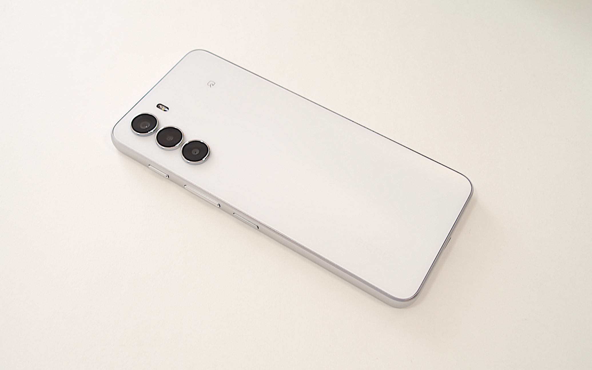 nubia S 5G 実機レビュー！一括1円の格安機、処理性能は最低限だが機能