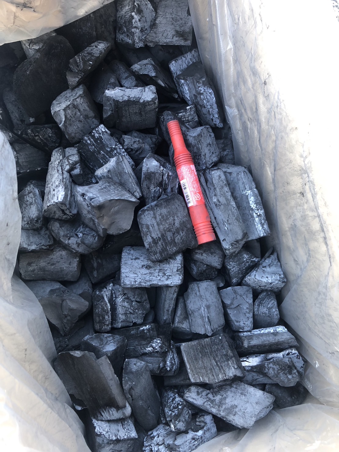 ラオス備長炭 荒割小 業務用木炭の炭市場｜シーンに合った最適な炭をお届け