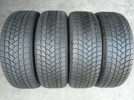 中古スタッドレスタイヤ 神奈川県相模原市のサンクラウドタイヤ