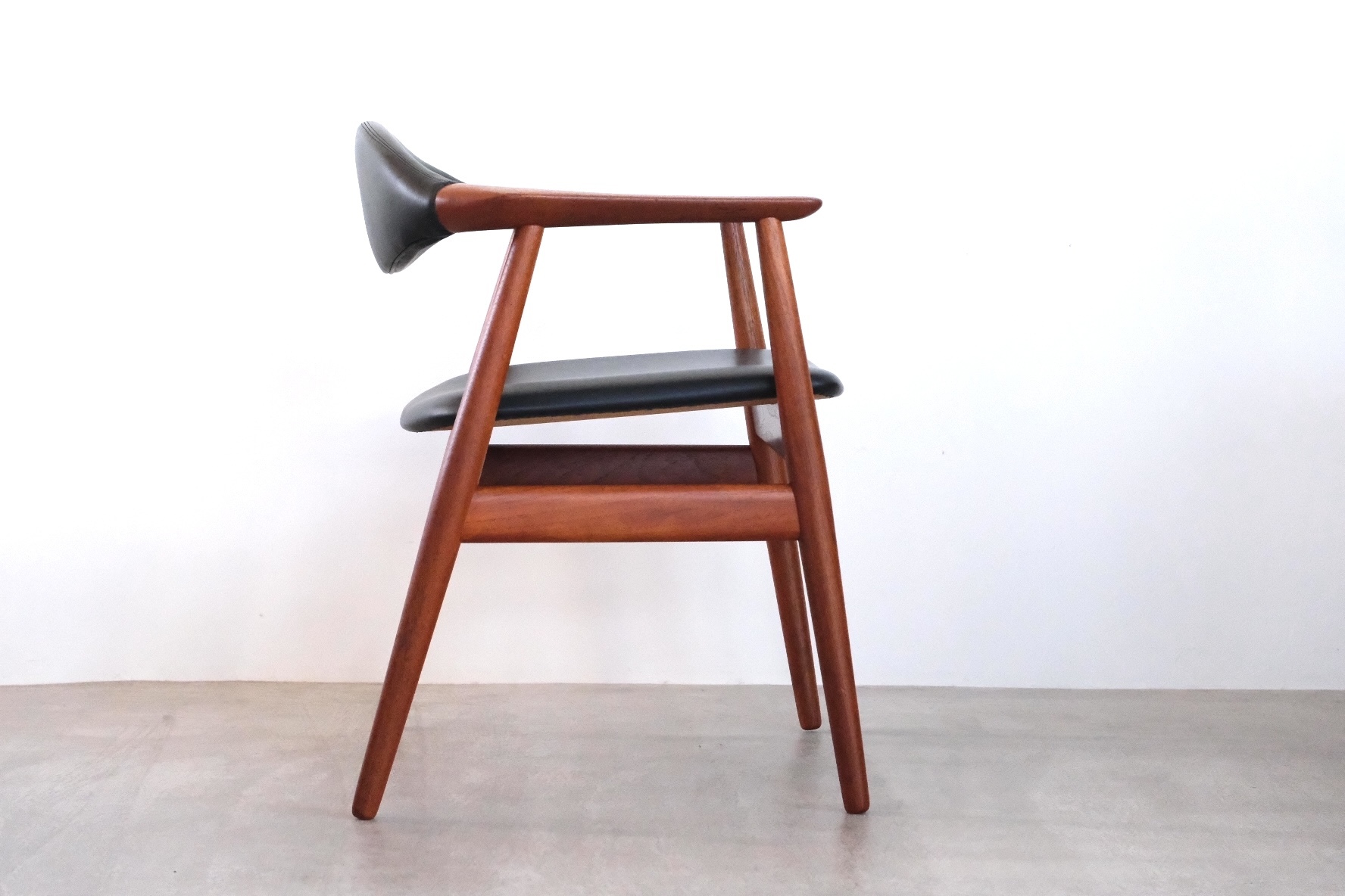 北欧家具ビンテージ/デンマーク製/Erik Kirkegaard/皮革張りチーク