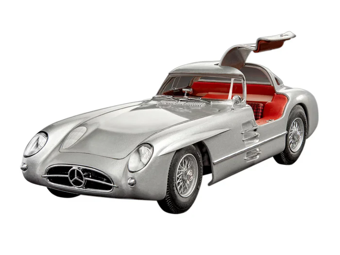 Revell 1955 Mercedes-Benz 300 SLR Uhlenhaut Coupe 1/24 Scale 05633