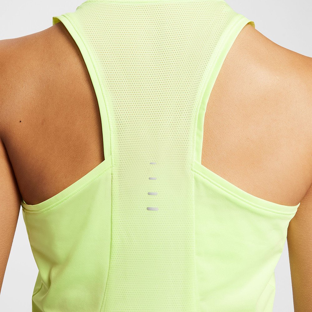 ナイキ（NIKE）（レディース）スウィフト ドライフィット ランニング