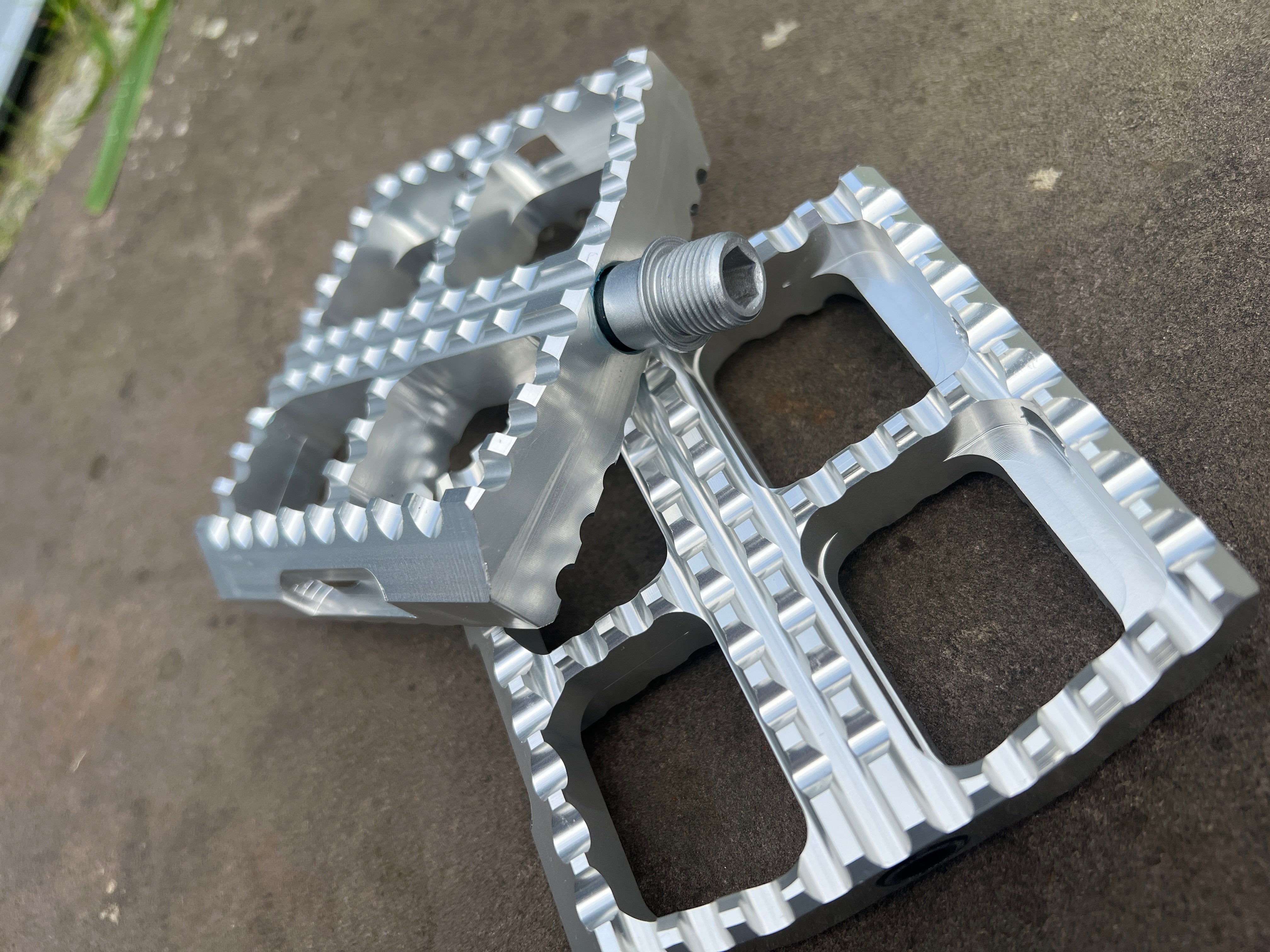 Ripper CNC Pedals – Superstar Components