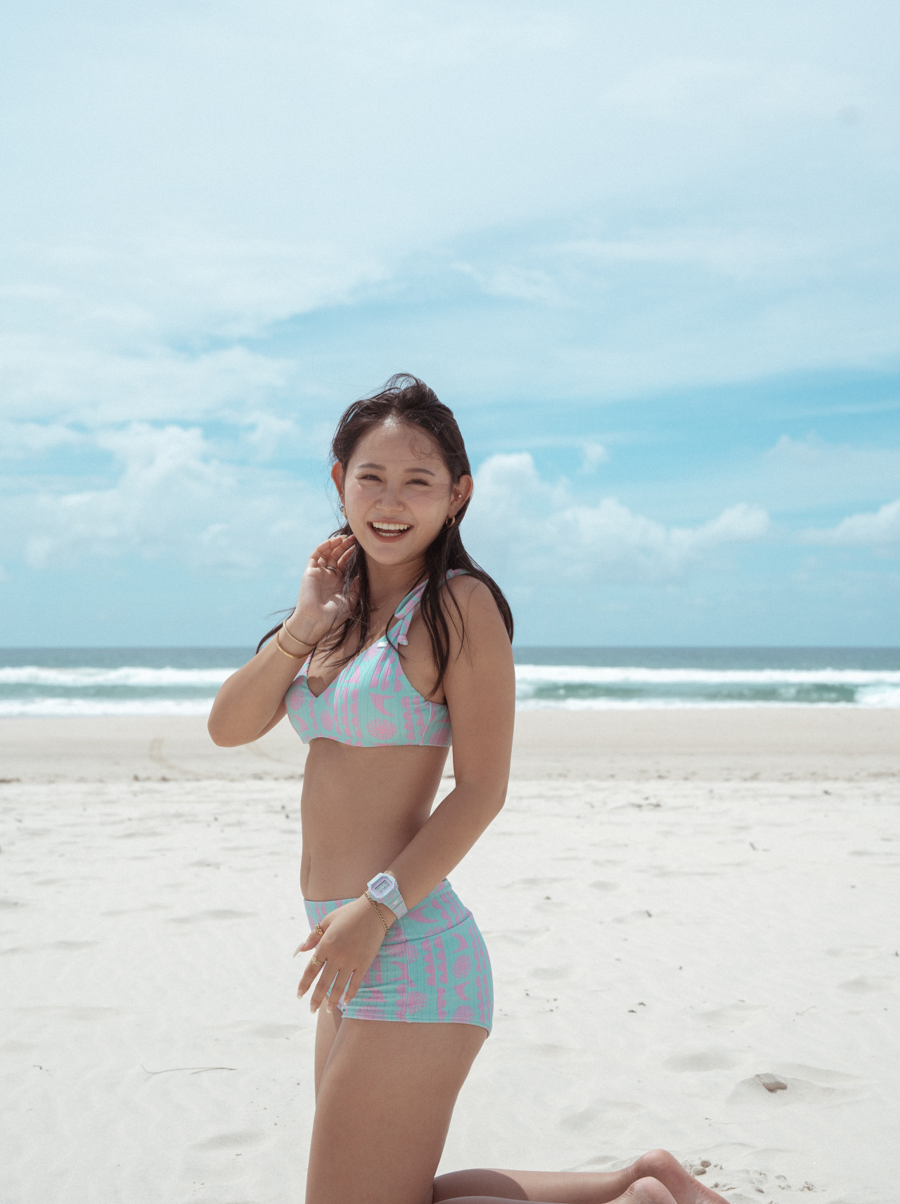 BABY-GとROXYのコラボモデル『BGD-565RX』発売 | THE SURF NEWS