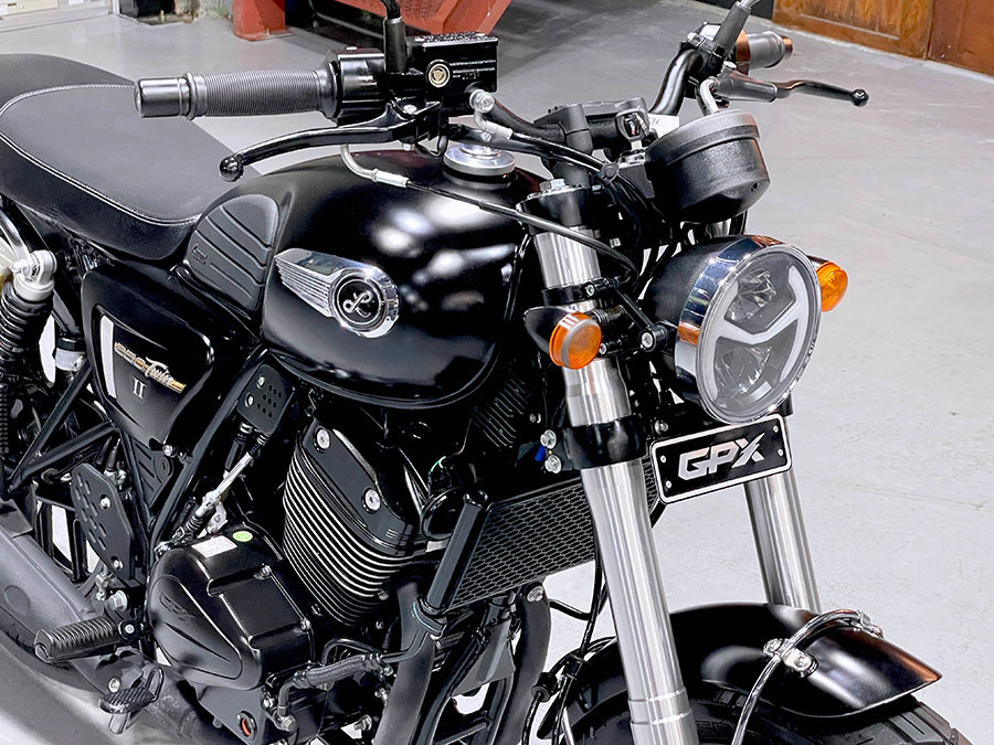 GPX Legend 250 TWIN2 – 京都のバイクショップSPEC-M（スペックエム