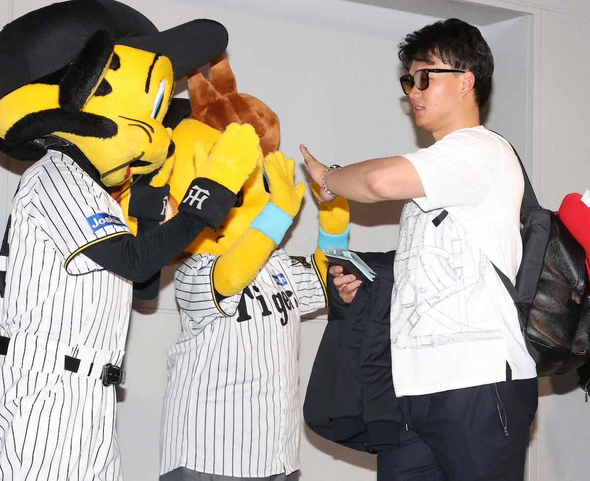 記事全文】阪神・佐藤輝明＆森下翔太 ハワイで合体計画 アイブラック