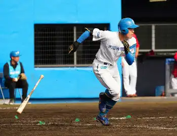 記事全文】日本ハム 背番号「6」争奪戦へ！柏原純一、田中幸雄、中田翔