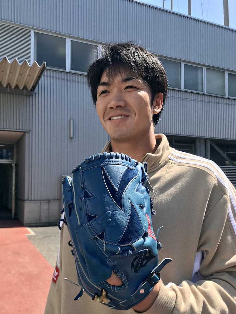 浅尾拓也2軍投手コーチのグラブを譲り受けた勝野 - スポニチ Sponichi