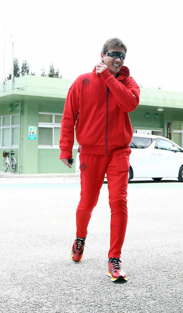 記事全文】新庄監督がキャンプ初視察へ 「地味？」ド派手真っ赤