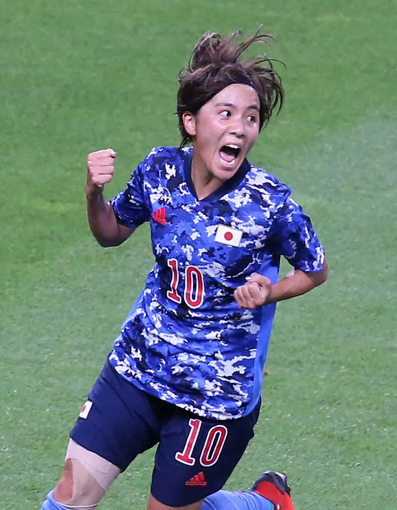 なでしこ 初先発の岩渕真奈が2点目演出 コロナ陽性の影響感じさせず