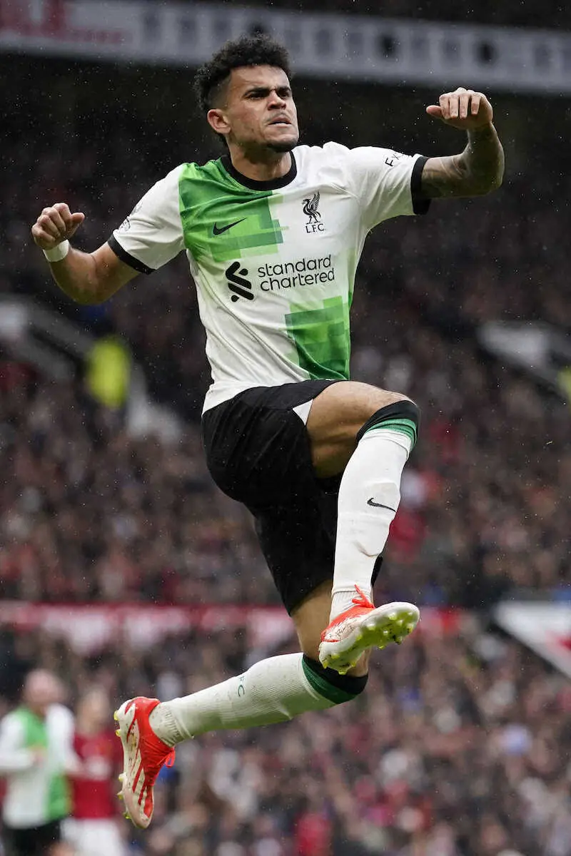 マンチェスターU戦で先制ゴールを決め喜ぶリバプールFWルイス