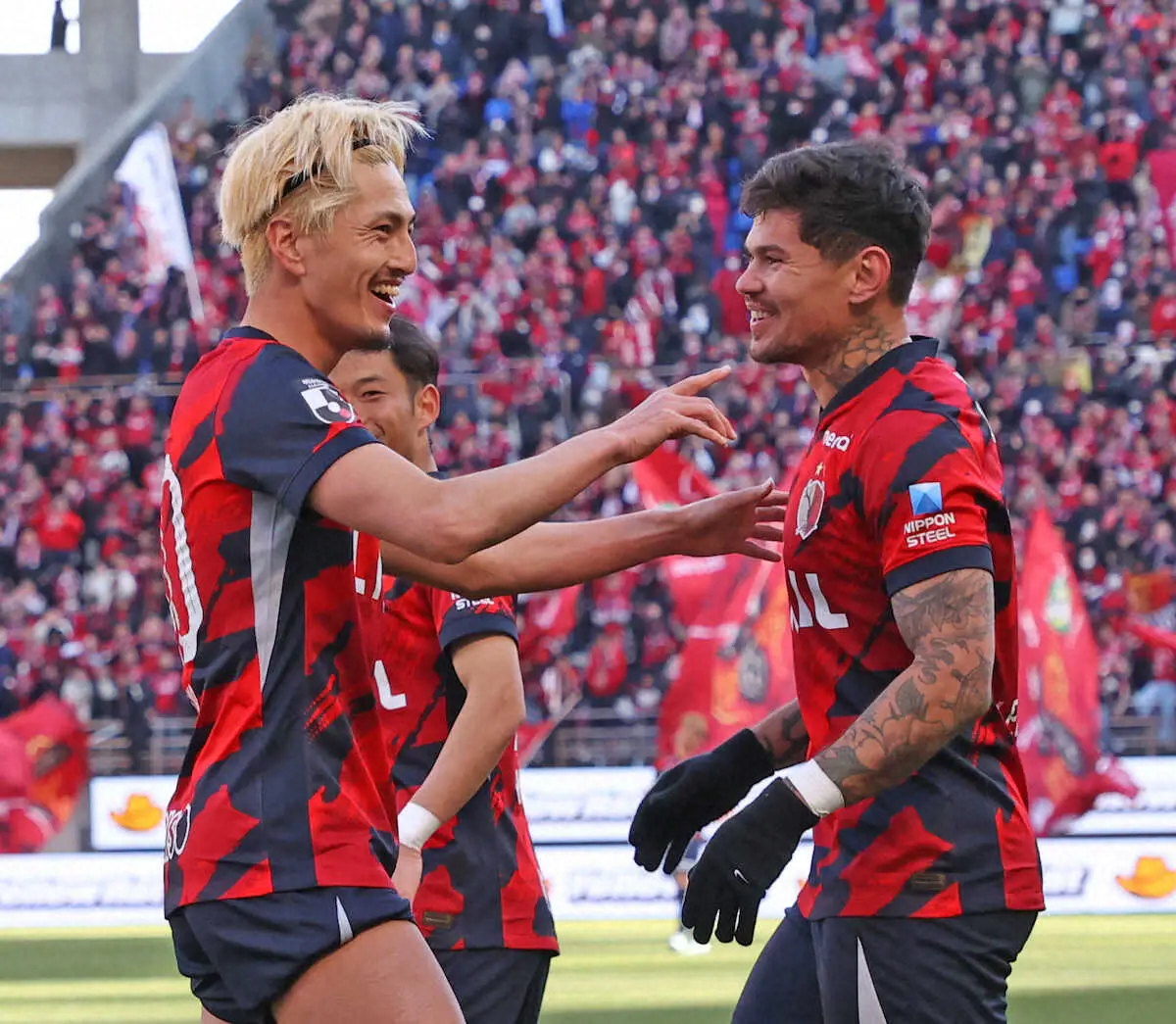 鹿島 新2トップがそろって2得点 鈴木優磨「手が付けられないコンビに