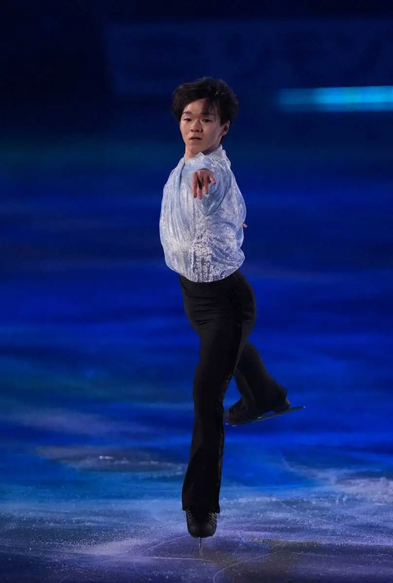 オールジャパン メダリスト・オン・アイス2025＞演技をする鍵山優真