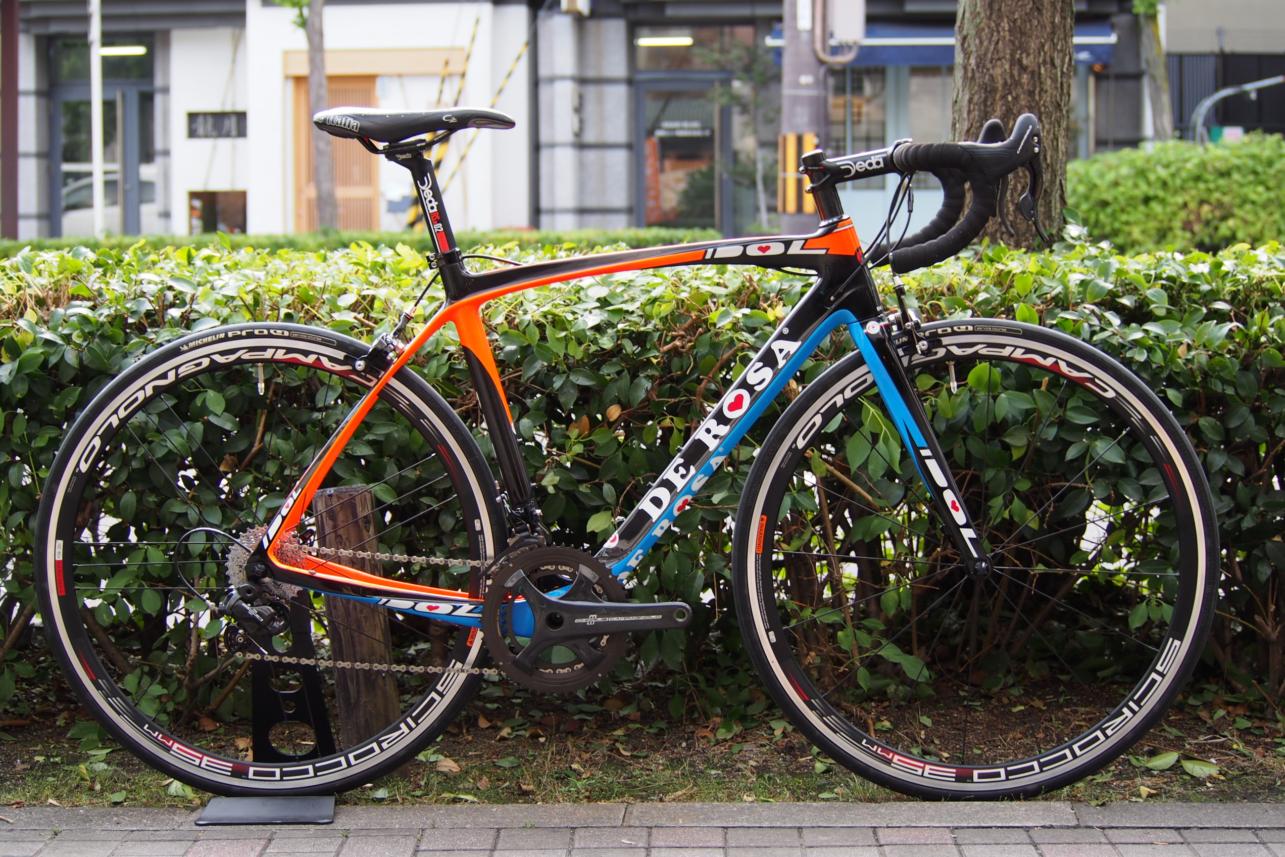 BLOG 【中古ロードバイク】弓なりのフレームデザインが美しい