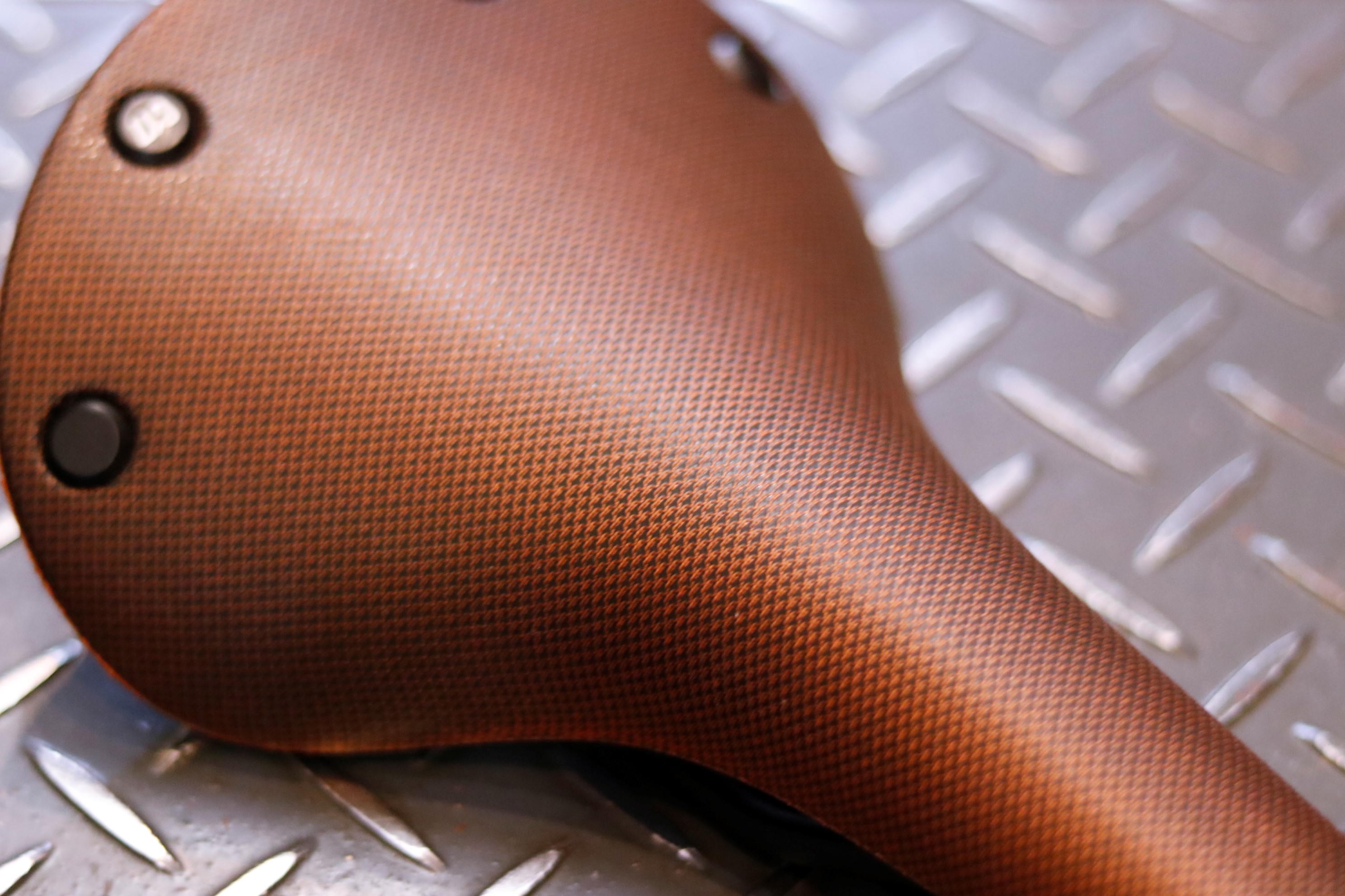 BLOG 快適性とスタイリッシュなデザインの両立【BROOKS / ブルックス