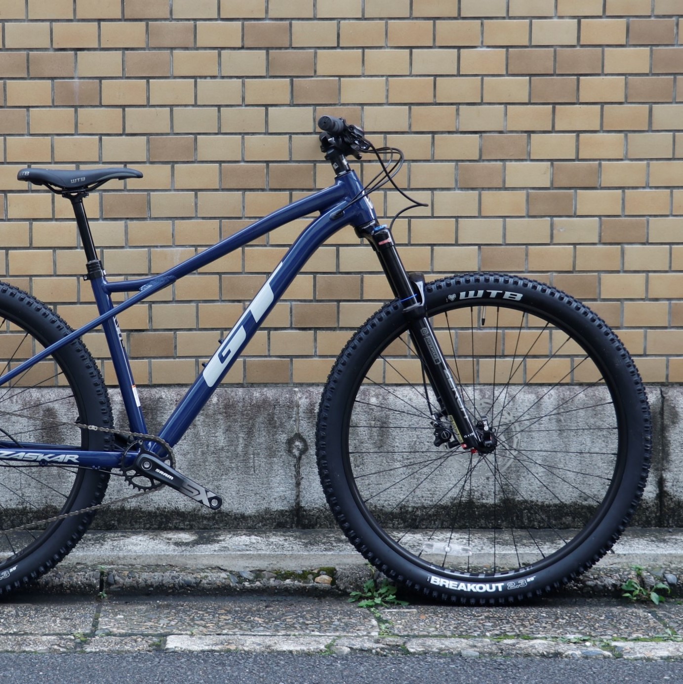 BLOG 《Mサイズ ラスト1台！在庫セール》トレイルライドが楽しいSLACK