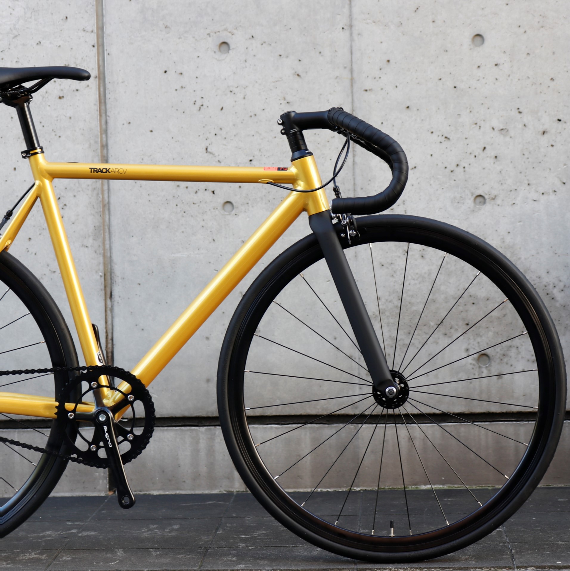 BLOG 【在庫SALE】約8kg 超軽量！前下がりのパシュートスタイル